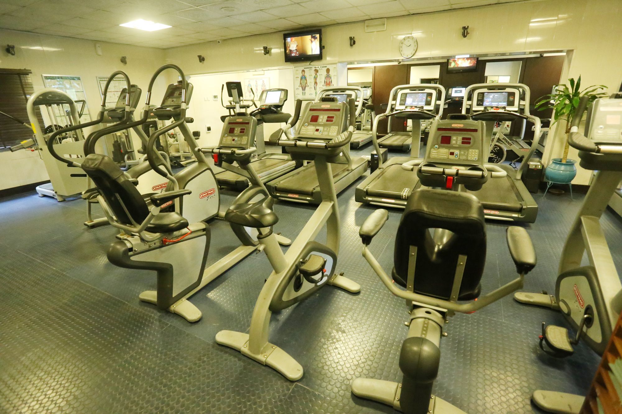 Sunfit - Fitness, Spa, Accommodation Aliayabiagba Exterior foto
